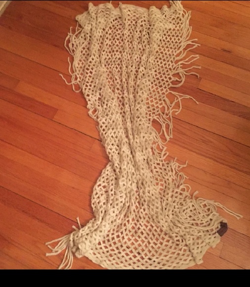 Free People Cream Crochet Blanket Wrap/Scarf - Picture 4 of 4